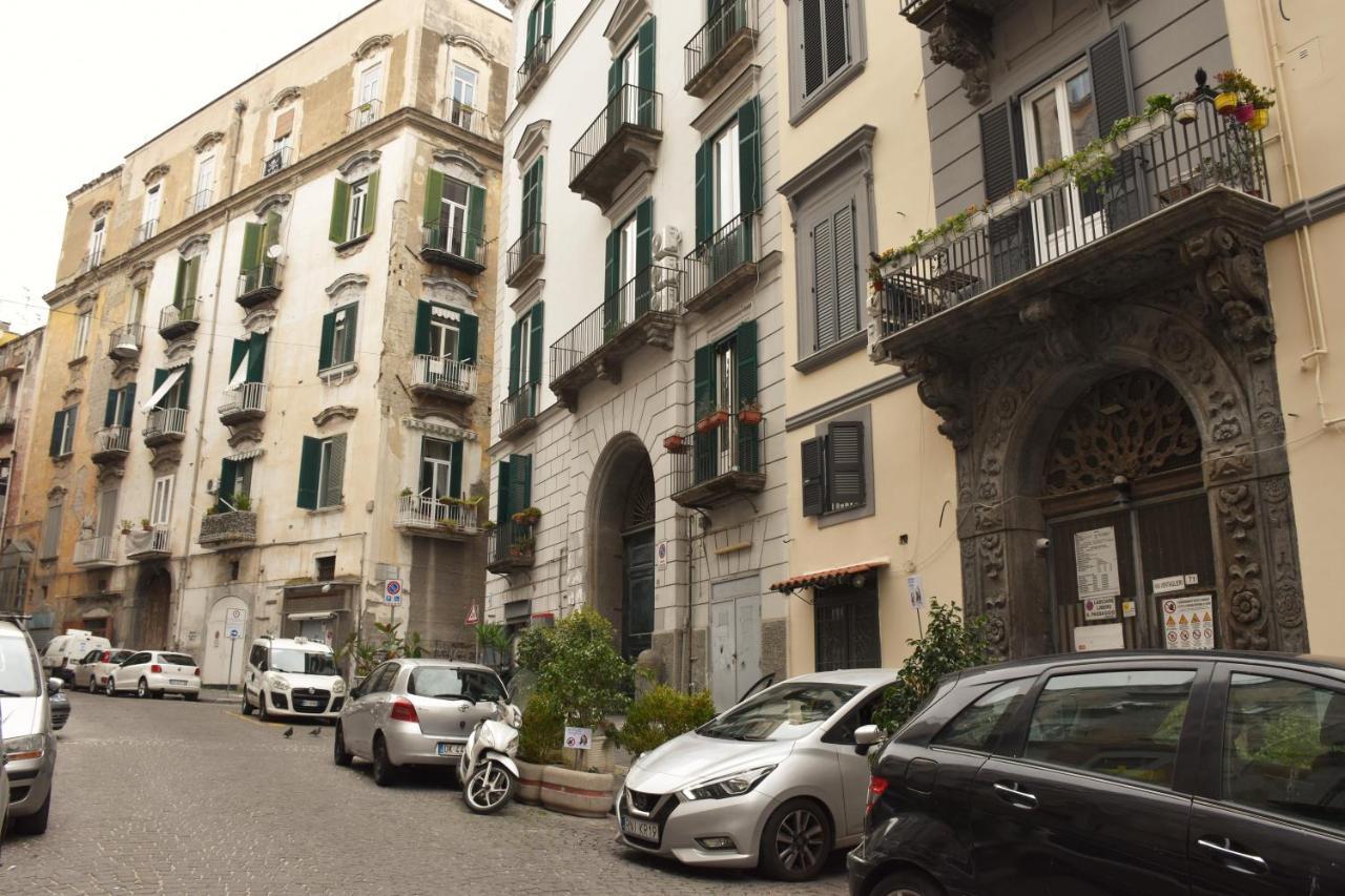 Corno Napoletano Free Parking For Small Cars Only Napoli Eksteriør bilde